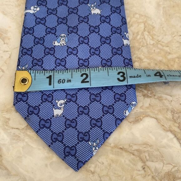GUCCI Interlocking GG Dog Pattern Blue/Navy 100% Silk Tie - Picture 14 of 14